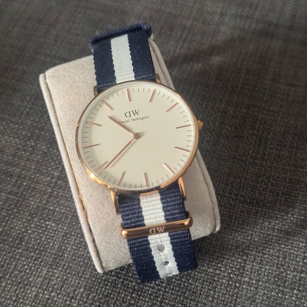 Daniel Wellington Navy and White Women's Watch